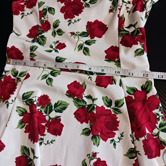 H&M Divided White w/ Red Rose Print Scoop Back Fit & Flare Skater Dress, Size 6 - Picture 14 of 16